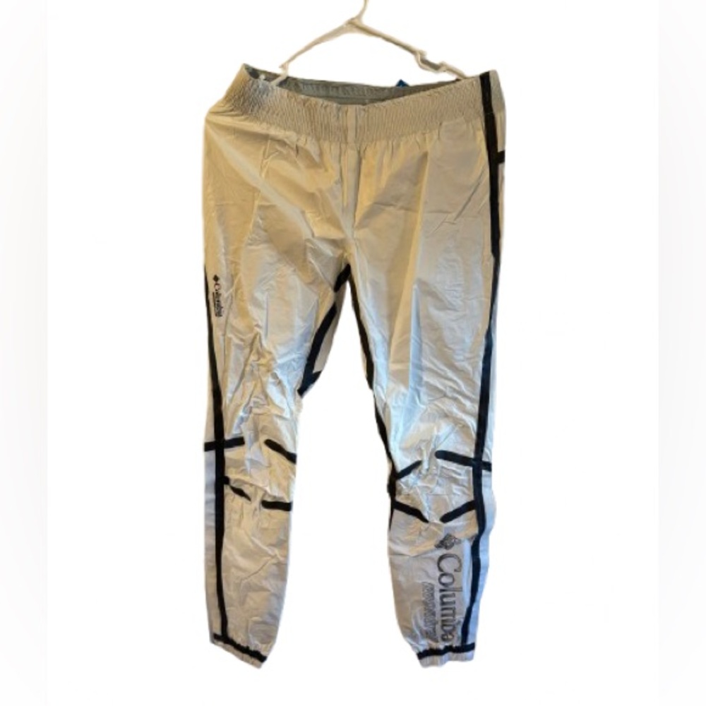 Columbia wind breaker pants New size XS